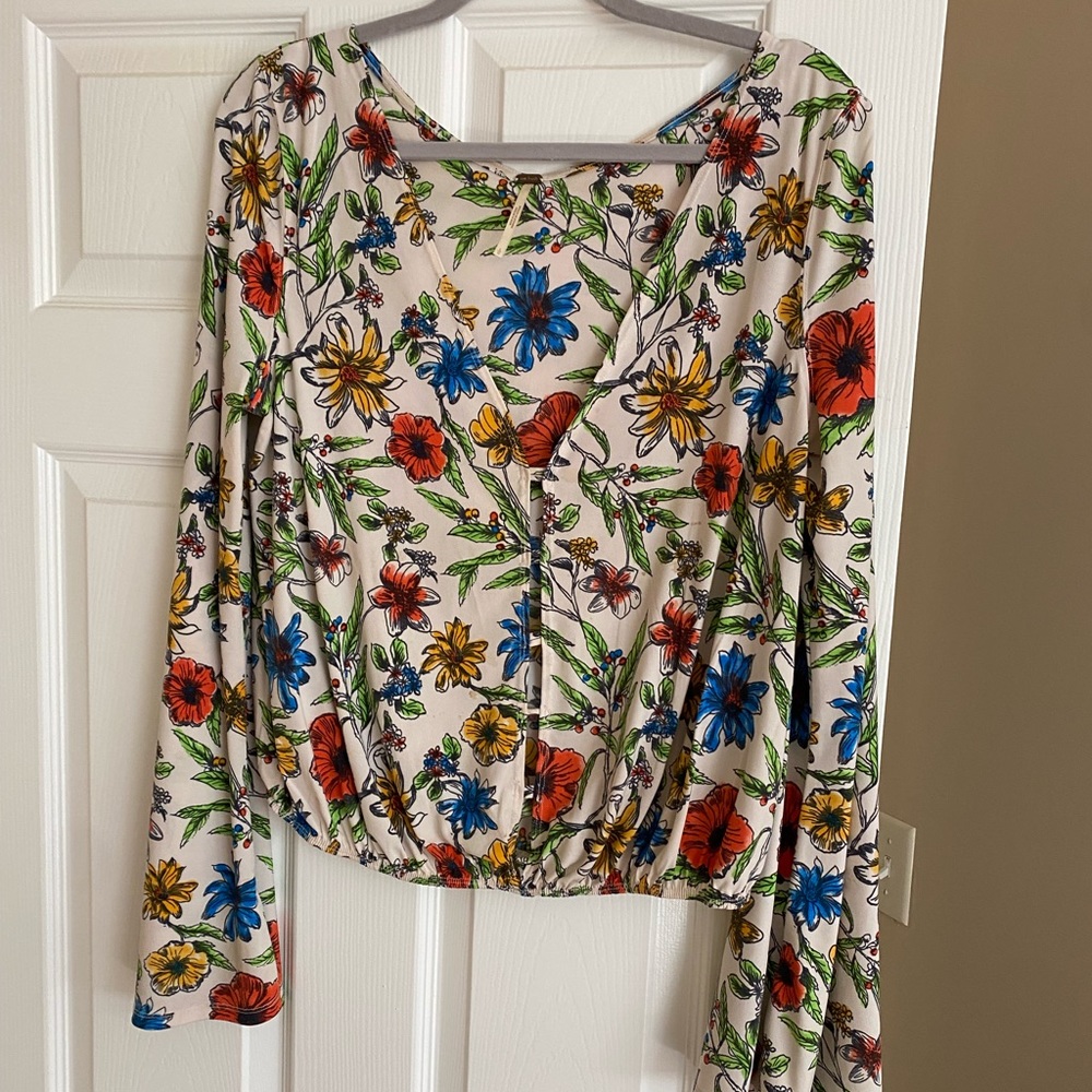 FREE PEOPLE FLORAL BELL SLEEVE TOP